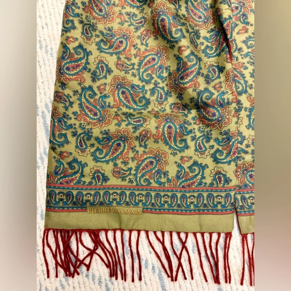 PIERRE BALMAIN Paris Vintage Luxurious Silk/Wool Green Paisley Scarf W/ Fringe